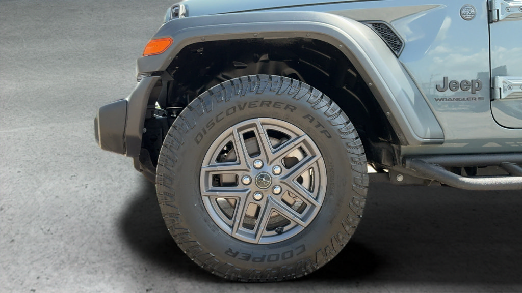 Used 2025 Jeep Wrangler Sport AWD/4WD image 22