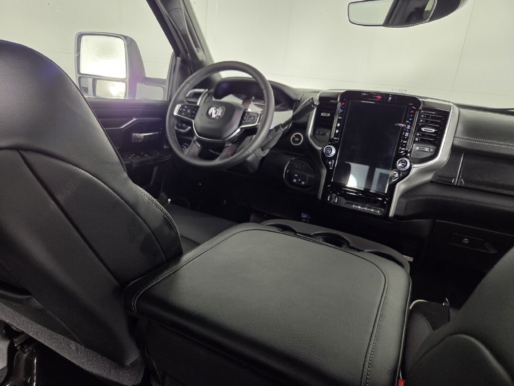 Used 2026 RAM 2500 Laramie AWD/4WD image 31