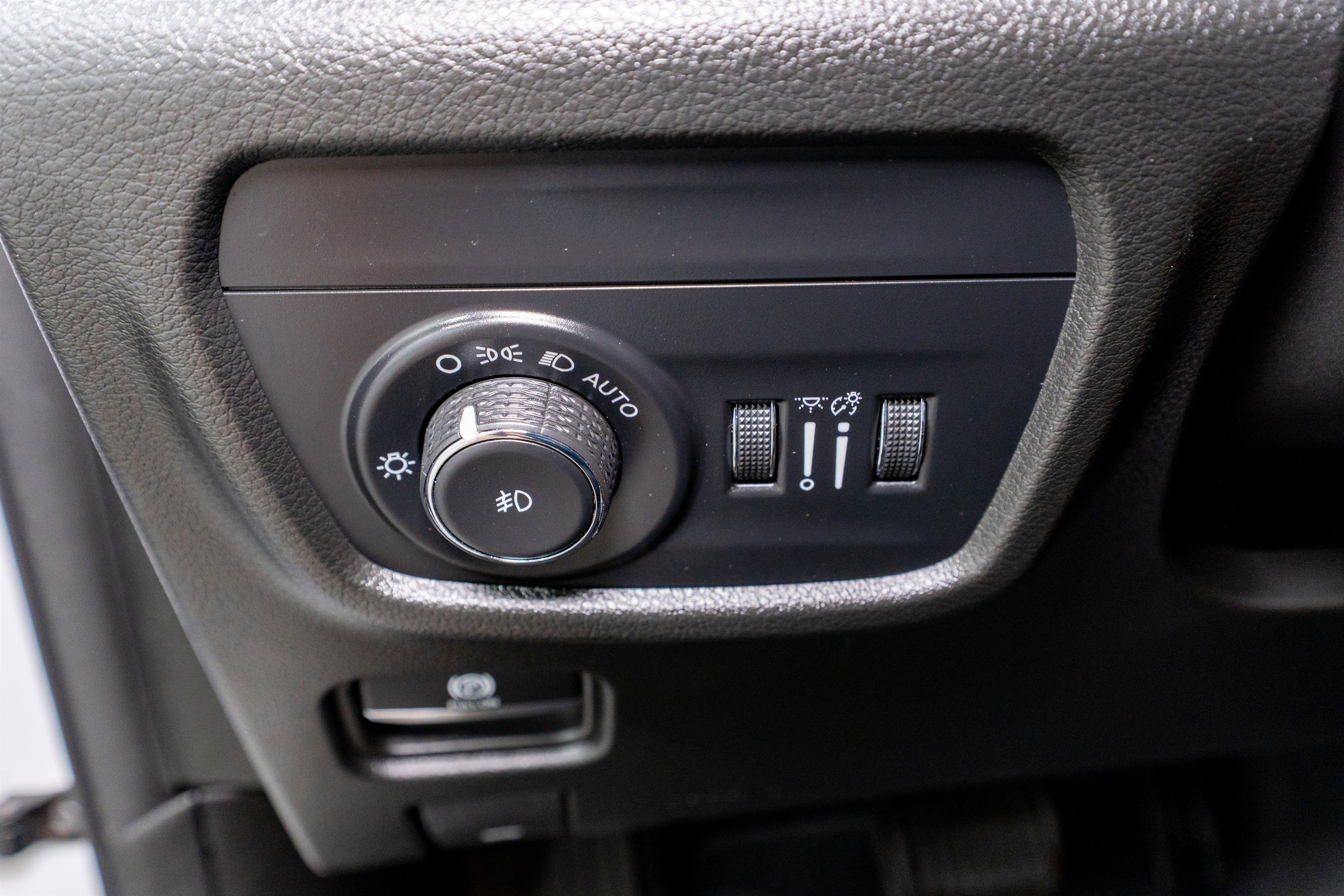 Used 2023 Jeep Grand Cherokee L Summit w/ Luxury Tech Group V RWD image 34