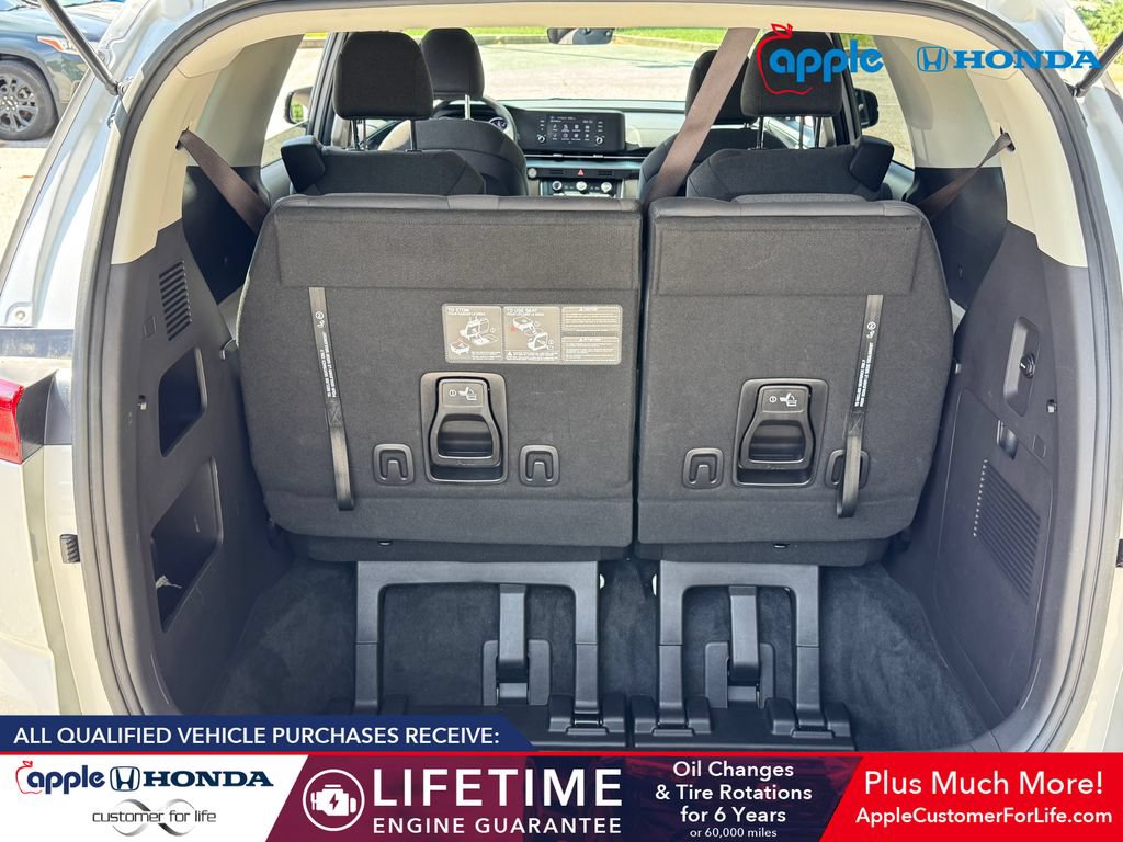 Used 2023 Kia Carnival LX FWD image 21