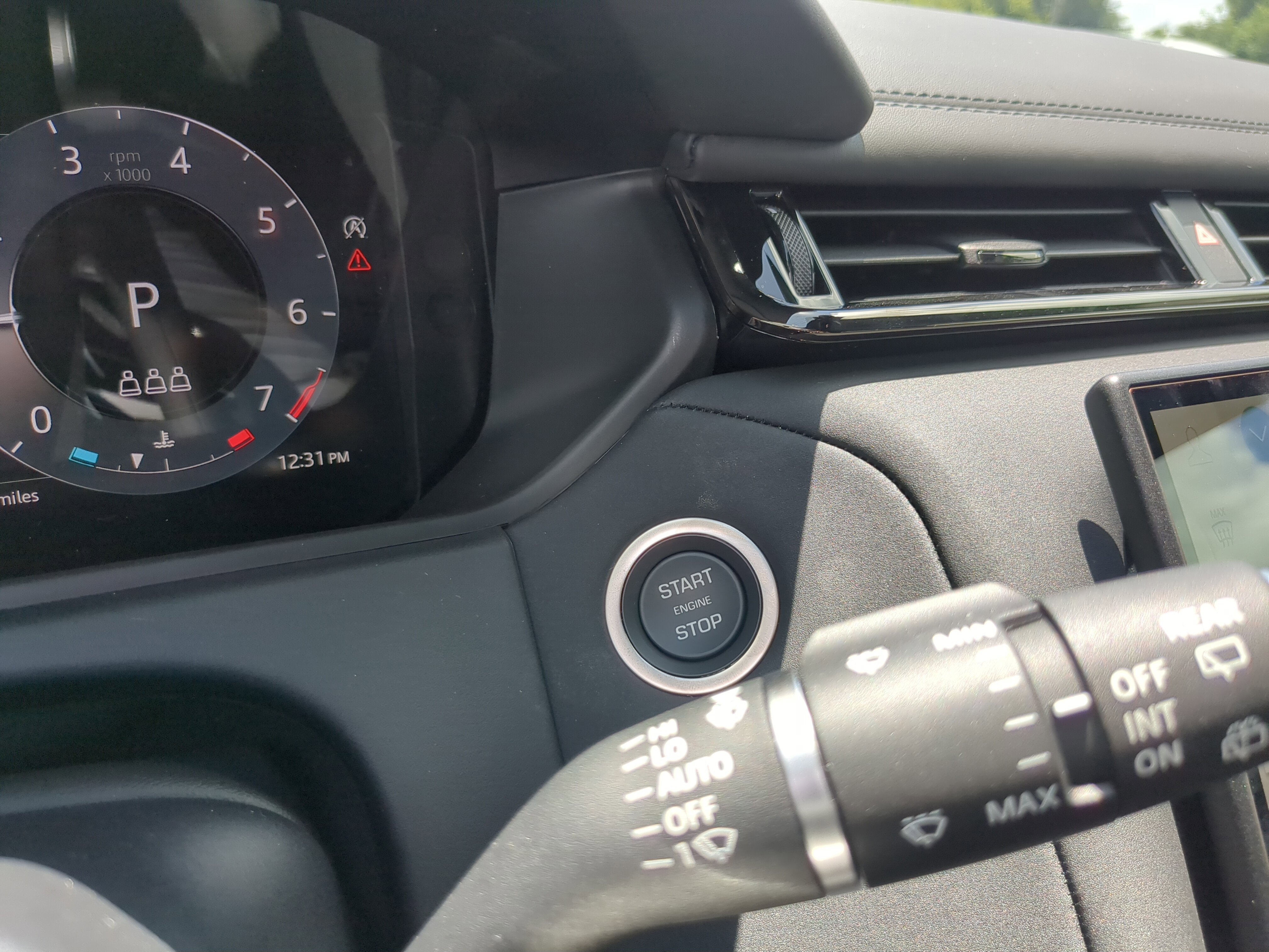 New 2026 Land Rover Range Rover Velar Dynamic SE image 30