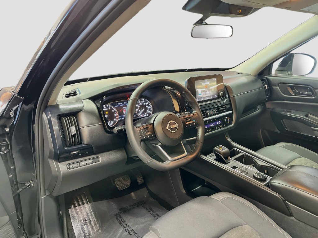 Used 2025 Nissan Pathfinder SV w/ Black Appearance Package AWD/4WD image 9