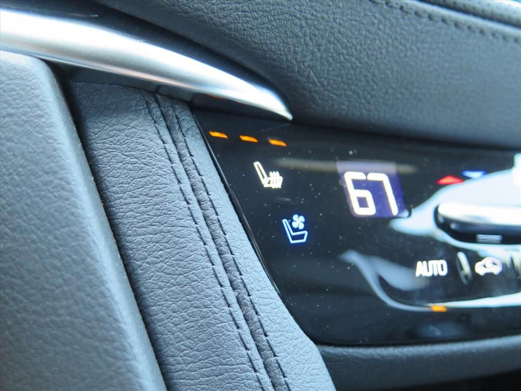 New 2026 Cadillac XT5 Premium Luxury w/ Driver Assist Package AWD/4WD image 17