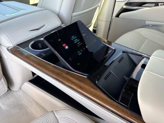 Certified 2026 Cadillac Escalade Platinum Luxury AWD/4WD image 17