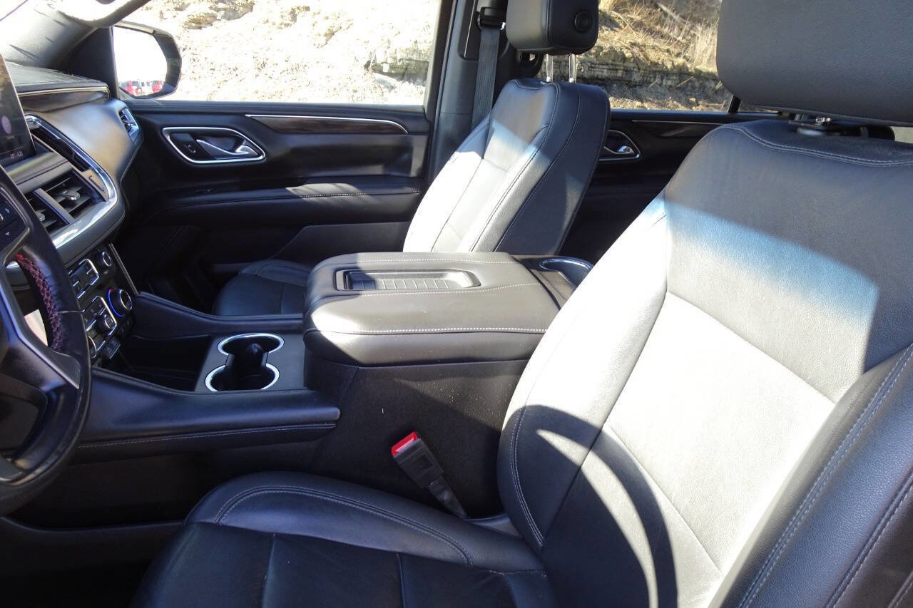 Used 2021 Chevrolet Suburban LT image 18