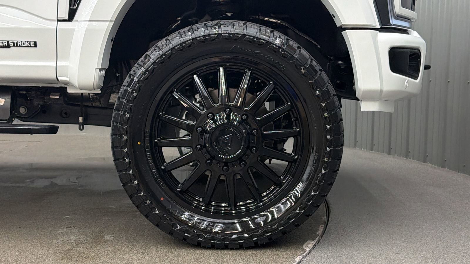Used 2026 Ford F450 Platinum w/ FX4 Off-Road Package image 9