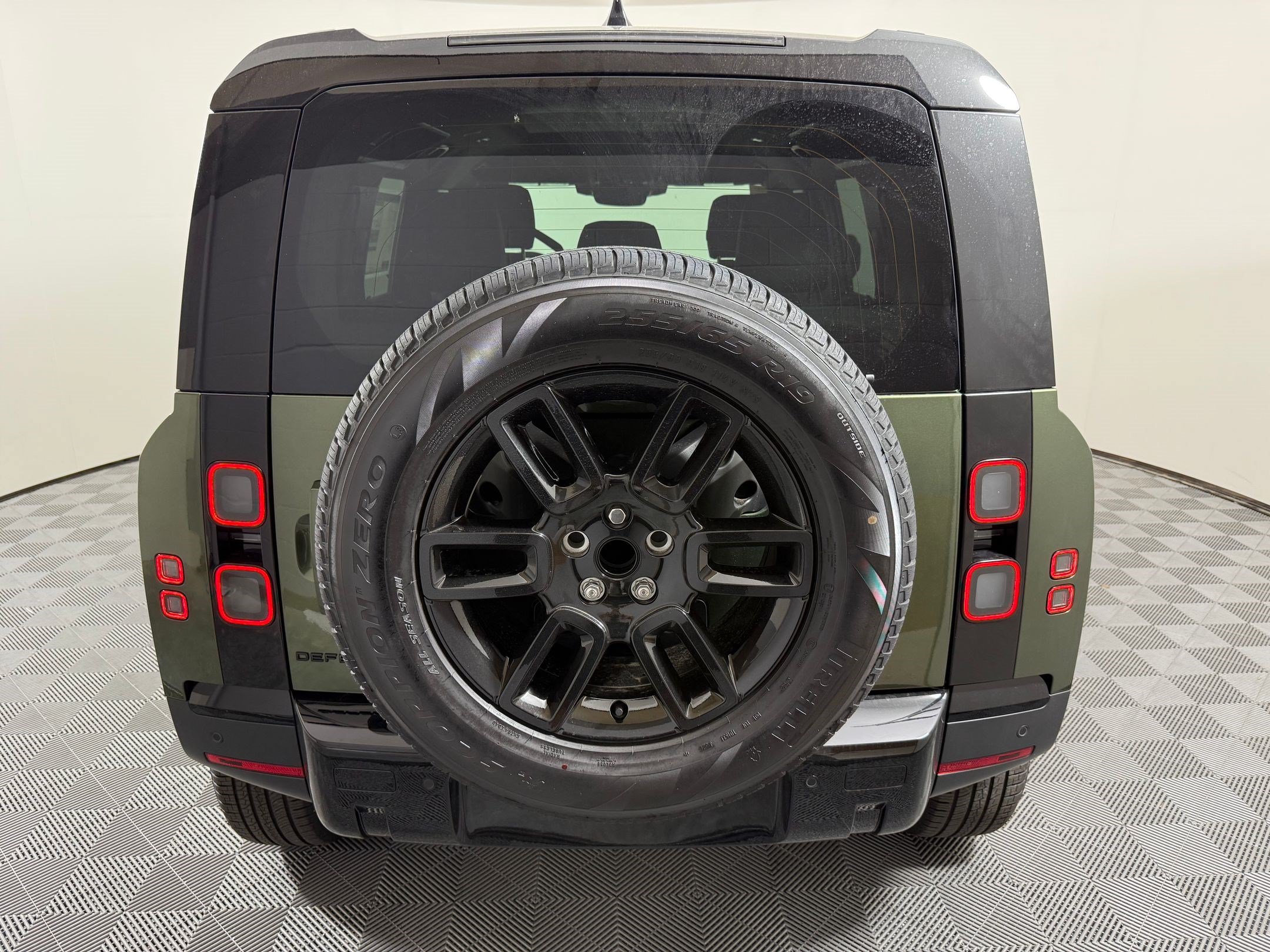 New 2026 Land Rover Defender 110 S AWD/4WD image 10