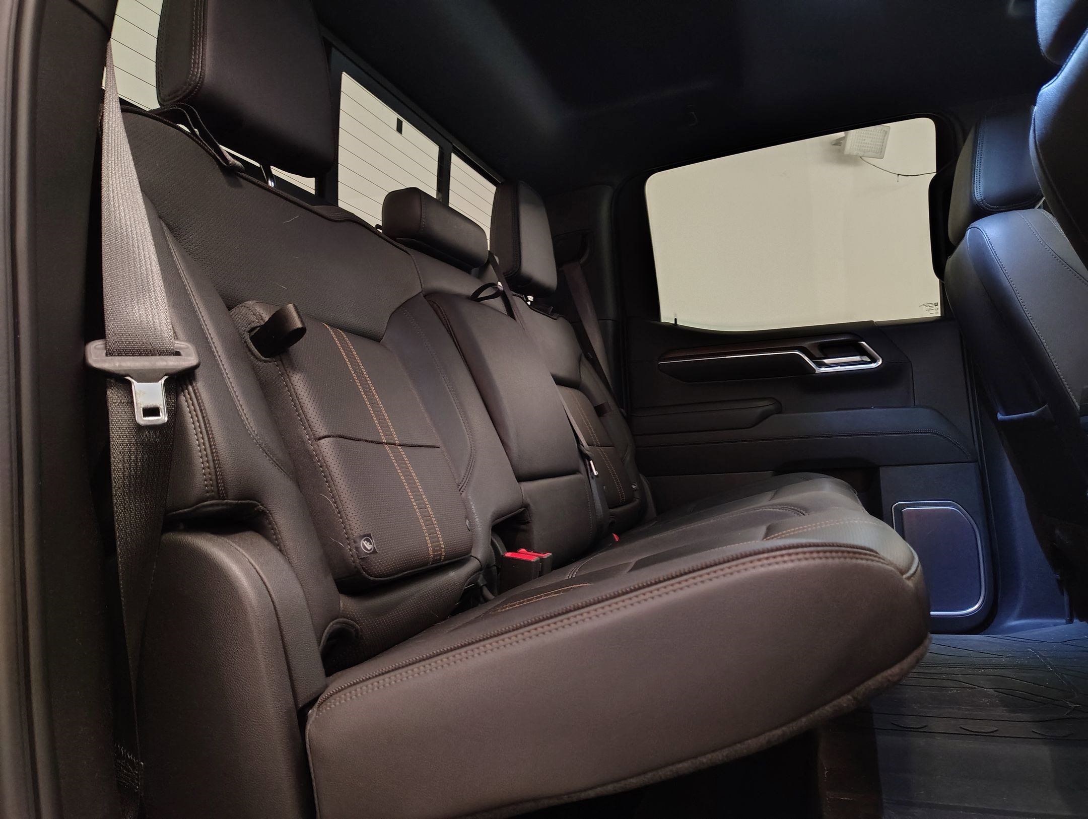 Used 2023 Chevrolet Silverado 1500 High Country w/ High Country Premium Package image 29