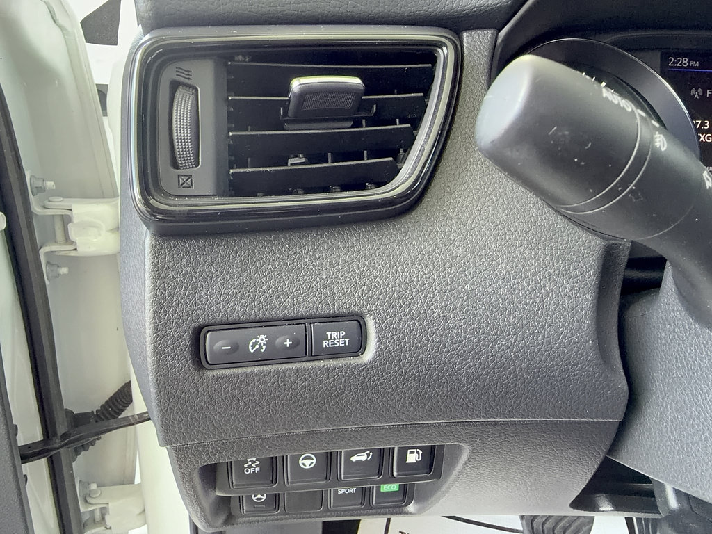 Used 2018 Nissan Rogue SL w/ Premium Package FWD image 25