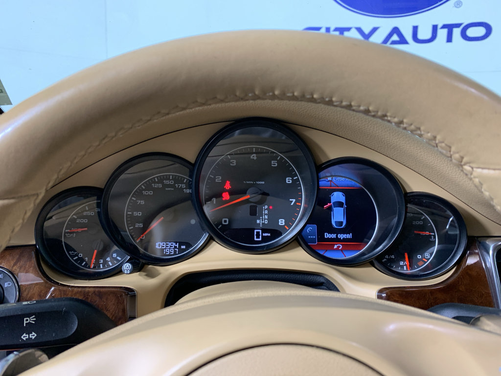 Used 2011 Porsche Panamera 4 AWD/4WD image 18