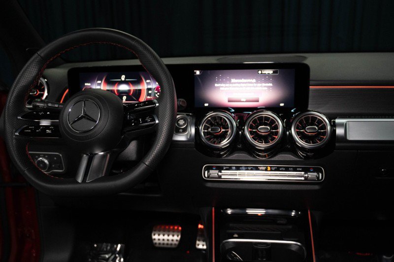 Certified 2026 Mercedes-Benz GLB 250 4MATIC image 18