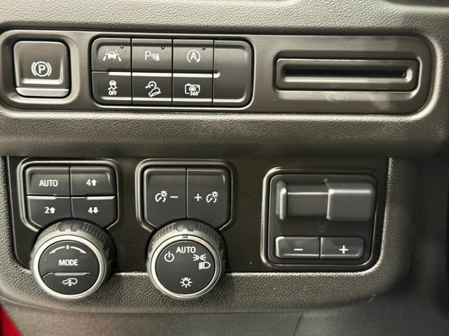 Used 2023 Chevrolet Suburban Z71 w/ Z71 Off-Road Package AWD/4WD image 41