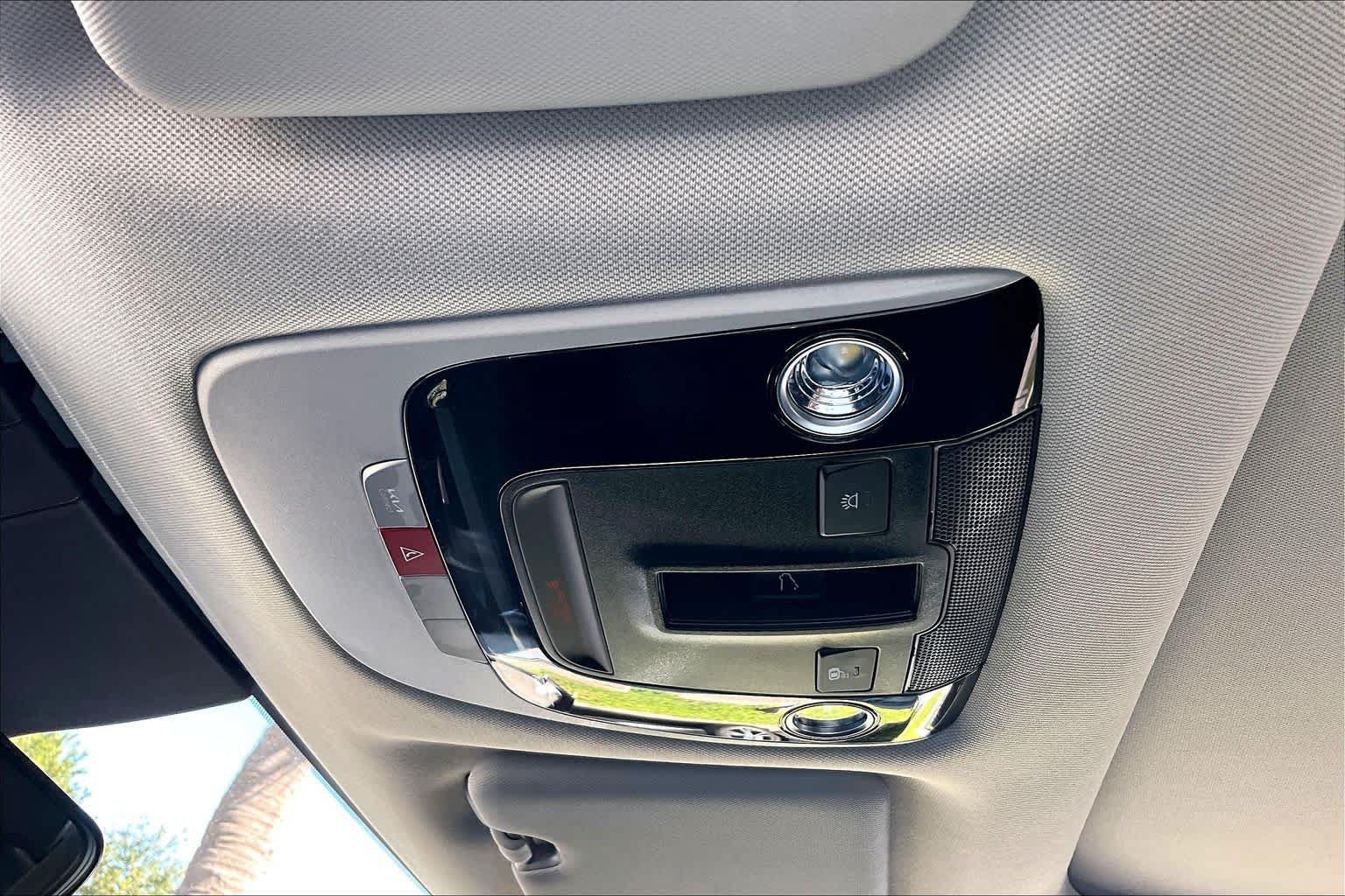 Used 2025 Kia Sportage SX FWD image 32