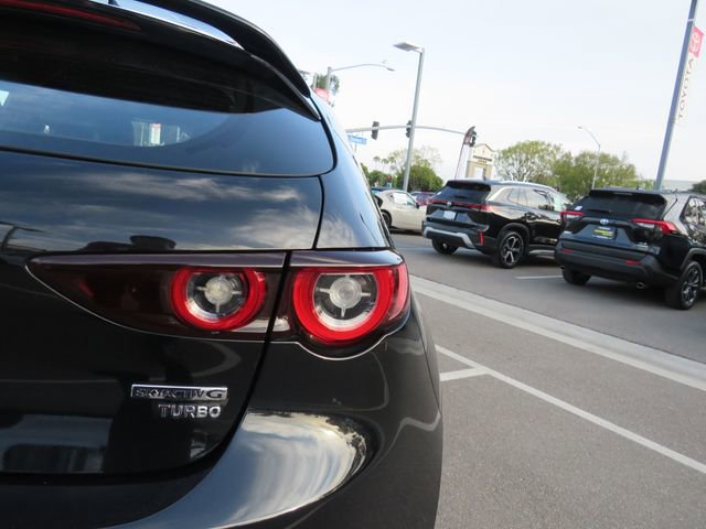 Used 2024 MAZDA MAZDA3 Hatchback w/Premium Plus Pkg image 11