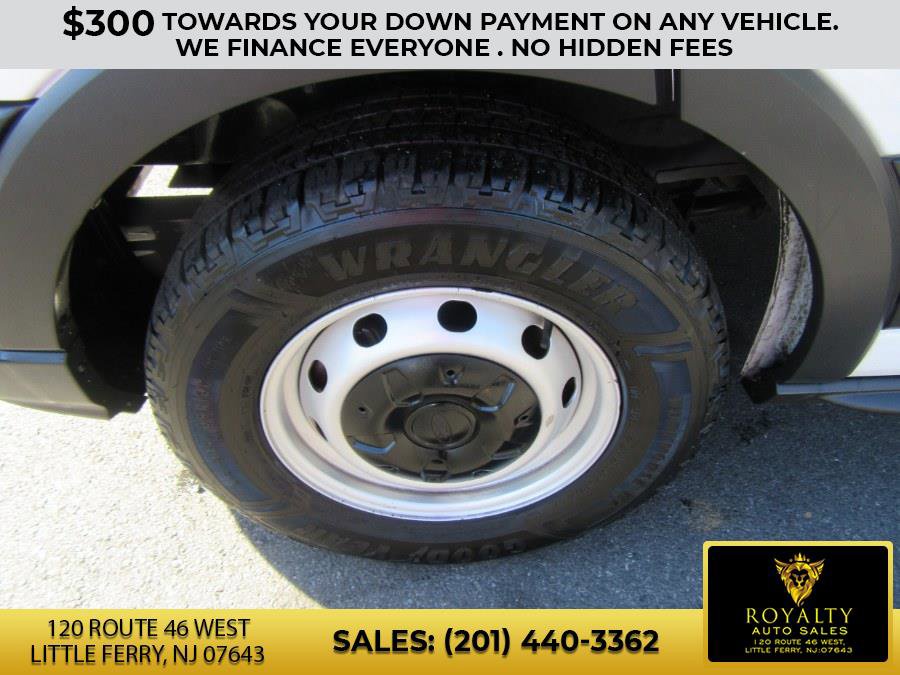 Used 2023 Ford Transit 250 Medium Roof image 31