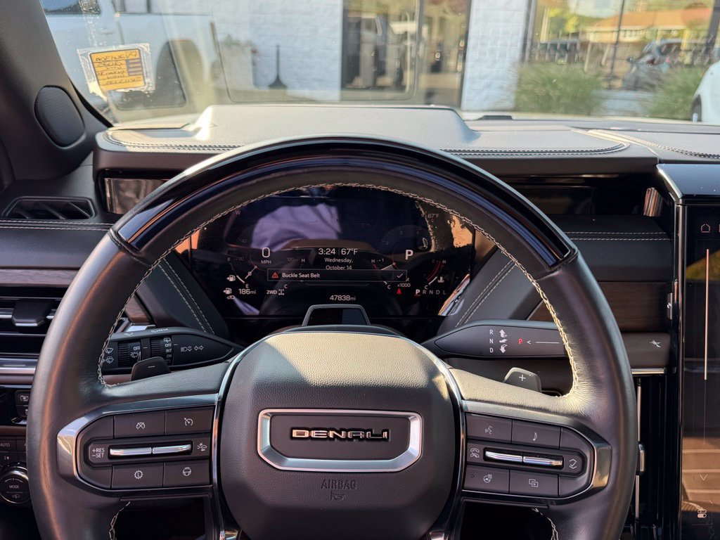Used 2025 GMC Yukon XL Denali Ultimate AWD/4WD image 37
