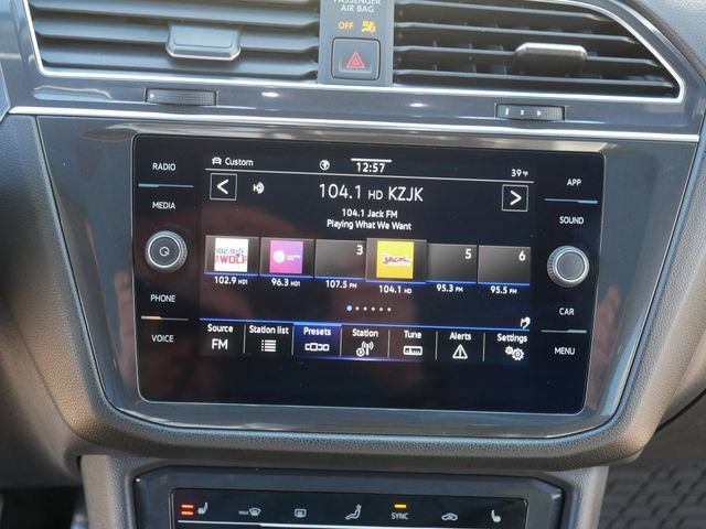 Certified 2023 Volkswagen Tiguan SE R-Line image 27