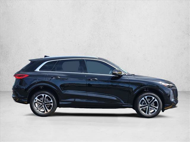 Certified 2025 Audi Q5 Premium w/ Convenience Package AWD/4WD image 4