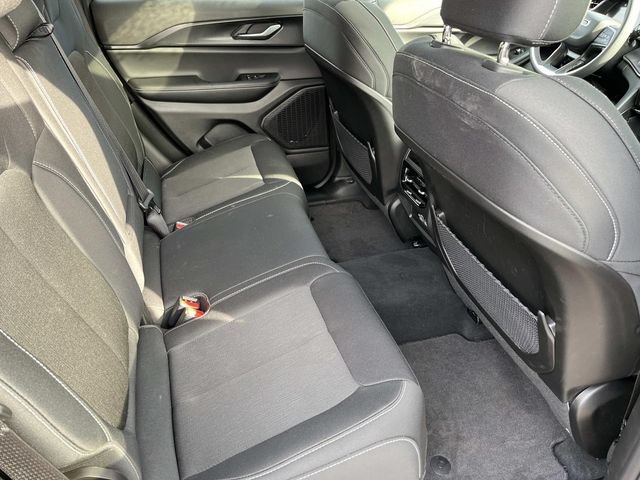 Used 2025 Jeep Grand Cherokee Laredo X AWD/4WD image 21