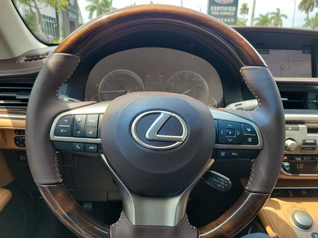 Used 2016 Lexus ES 350 w/ Luxury Package w/Wood Trim FWD image 55