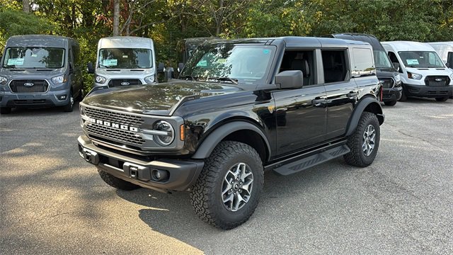New 2025 Ford Bronco Badlands image 2