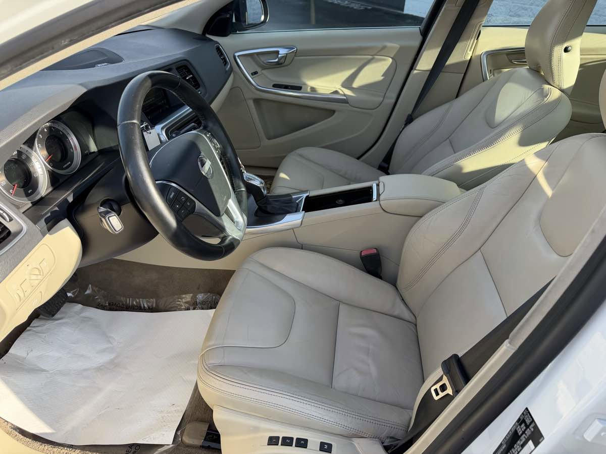 Used 2013 Volvo S60 T5 image 10