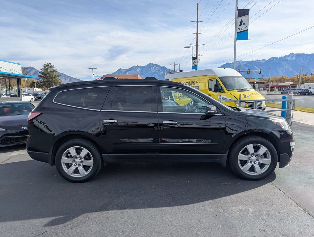 Used 2016 Chevrolet Traverse LTZ image 2