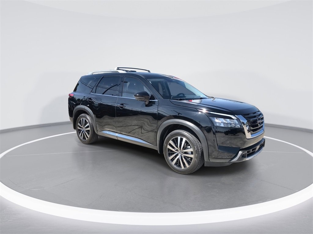 Used 2025 Nissan Pathfinder Platinum w/ Lighting Package (N92) image 2