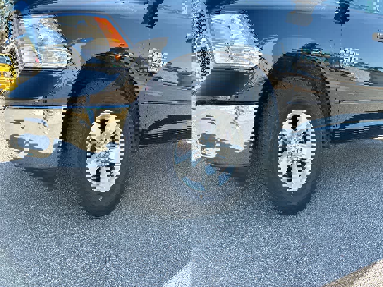 Used 2024 RAM 1500 Classic SLT image 29