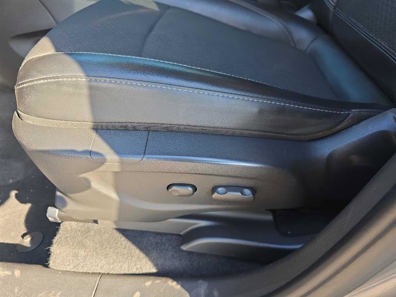 Used 2020 Buick Encore Preferred AWD/4WD image 12