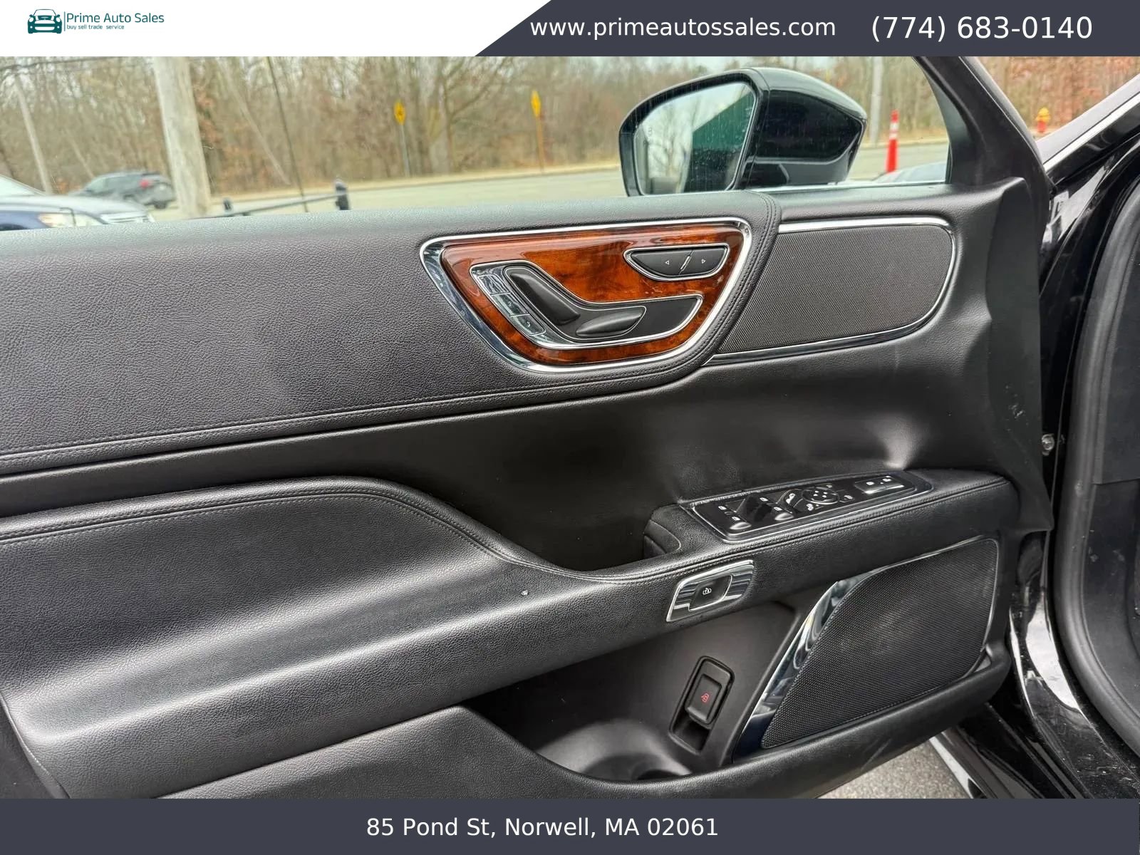 Used 2017 Lincoln Continental Select w/ Climate Package image 26