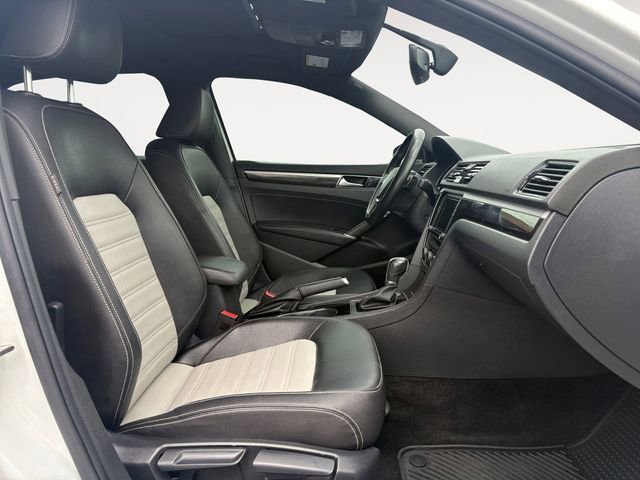 Used 2018 Volkswagen Passat 3.6 FWD image 15