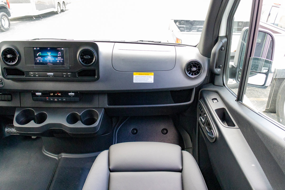 Used 2024 Mercedes-Benz Sprinter 2500 image 17