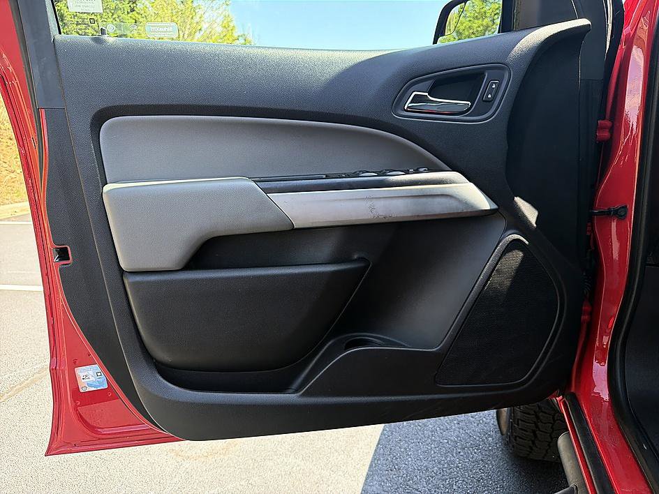Used 2018 Chevrolet Colorado LT AWD/4WD image 9