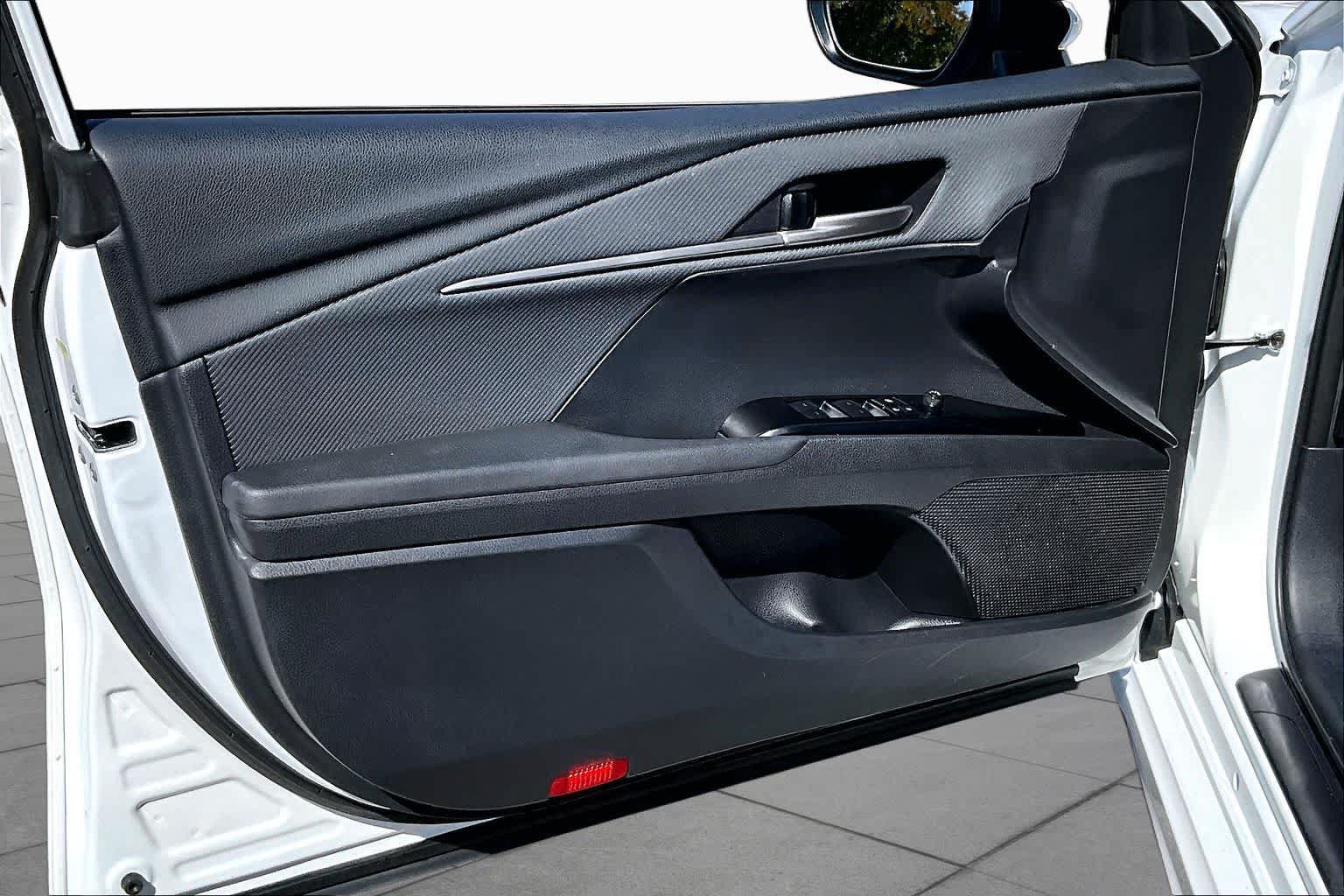 Used 2025 Toyota Camry SE FWD image 21