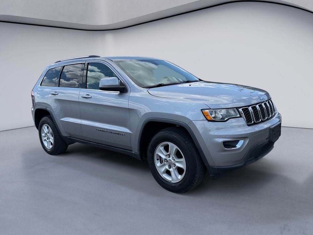 Used 2017 Jeep Grand Cherokee Laredo w/ Quick Order Package 23E AWD/4WD image 7
