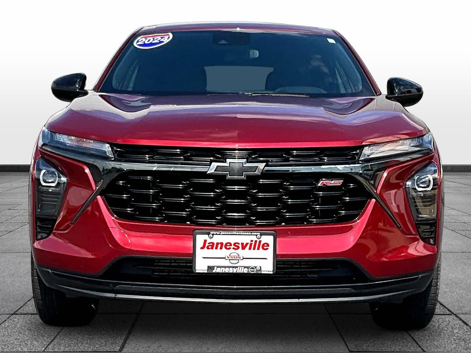 Used 2024 Chevrolet Trax RS FWD image 2
