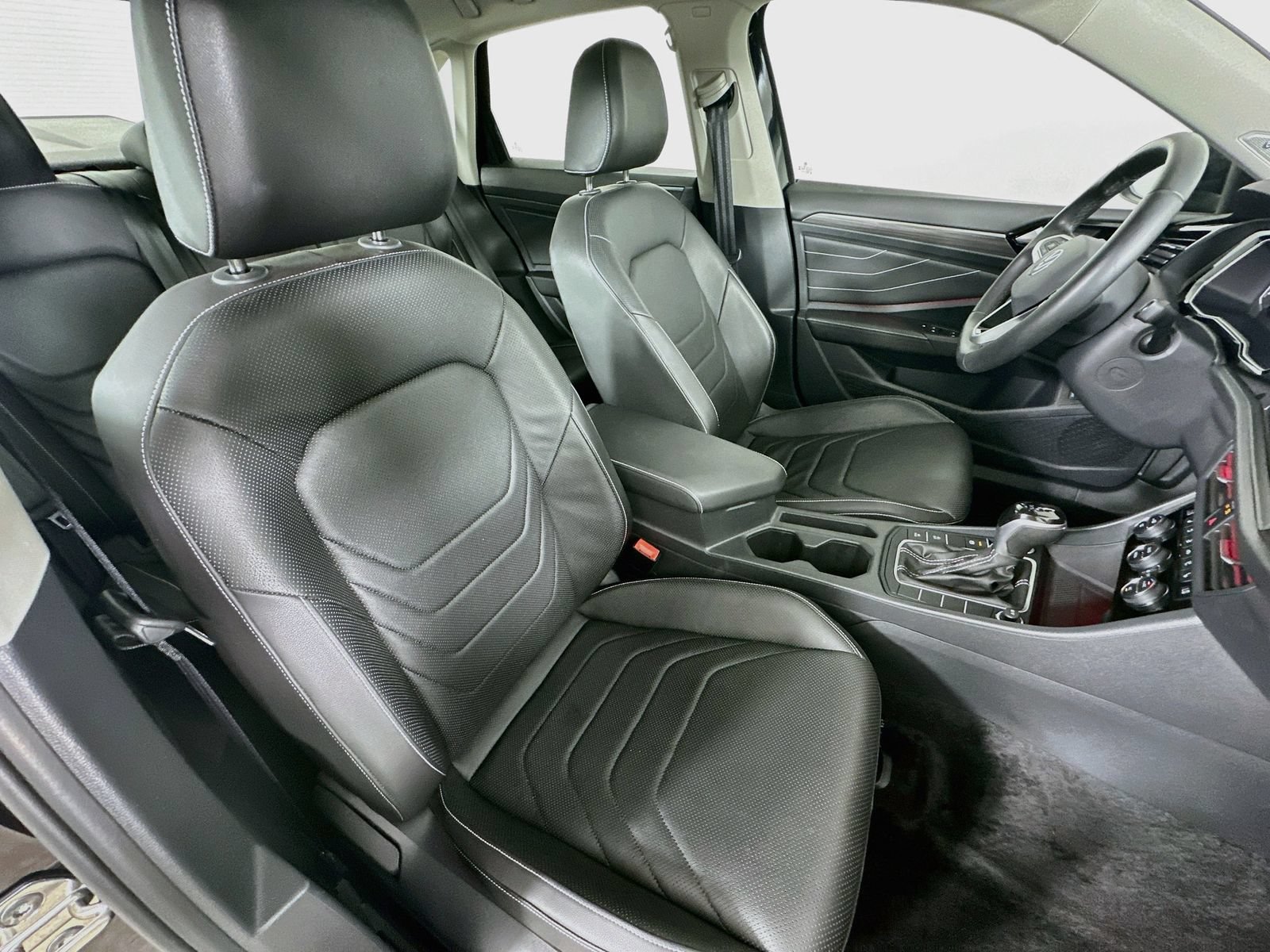 Used 2024 Volkswagen Jetta SEL FWD image 43