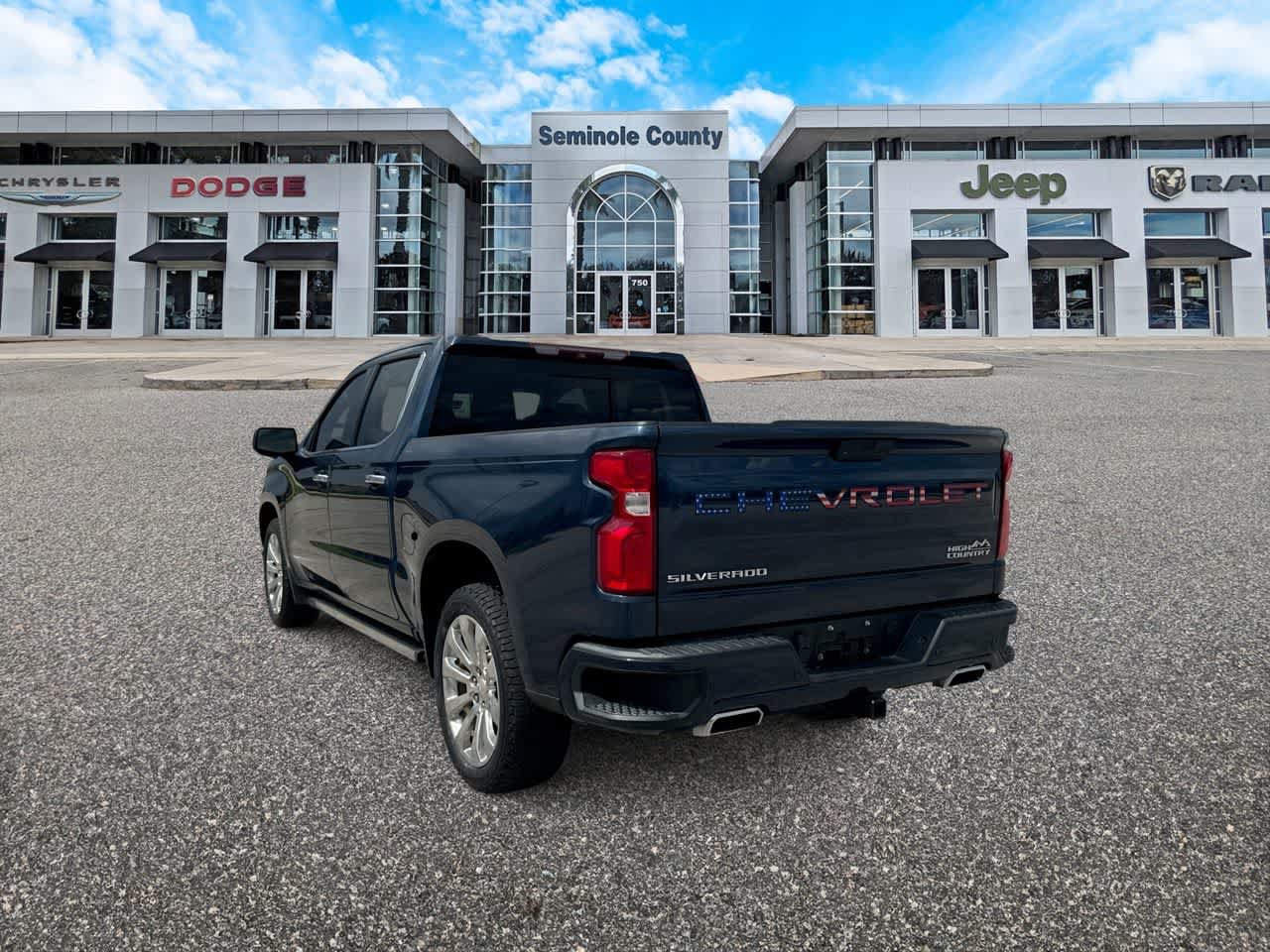 Used 2019 Chevrolet Silverado 1500 High Country w/ Technology Package RWD image 6