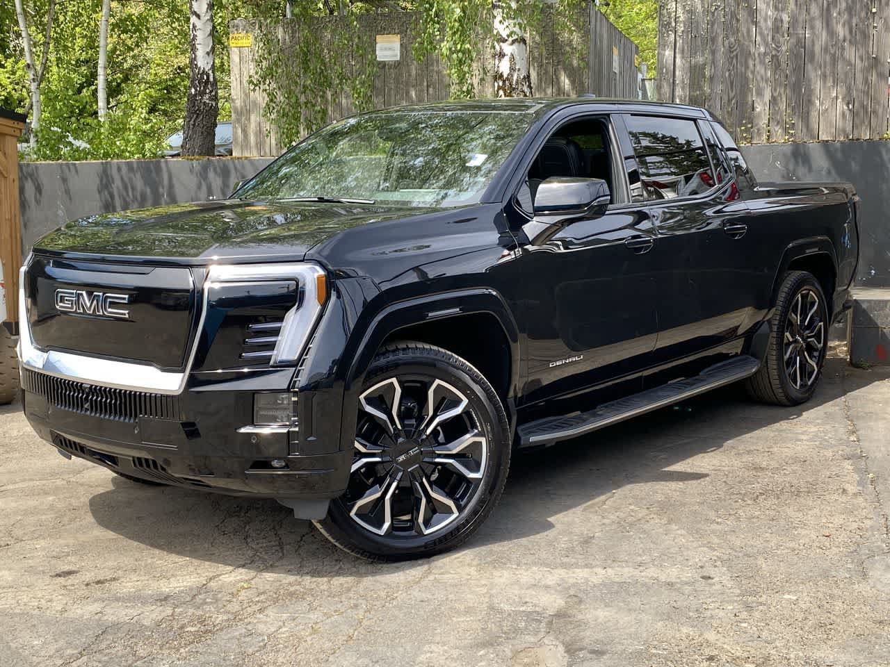 Used 2025 GMC Sierra EV Denali AWD/4WD image 1