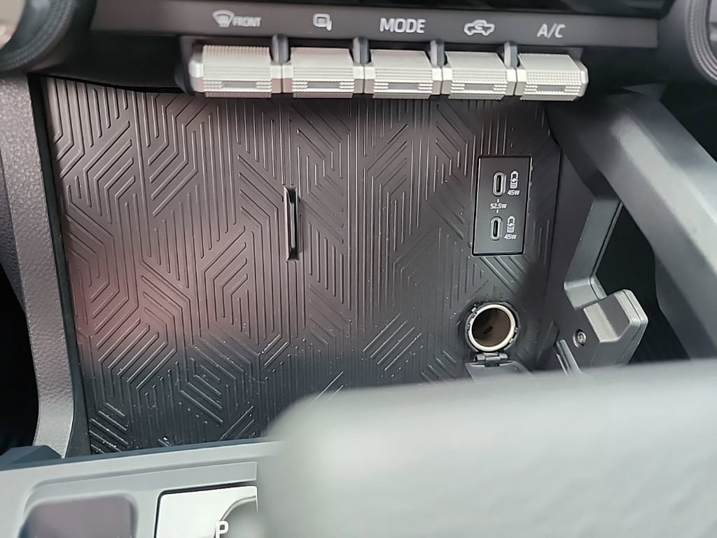 Used 2025 Toyota Tacoma TRD Off-Road image 25