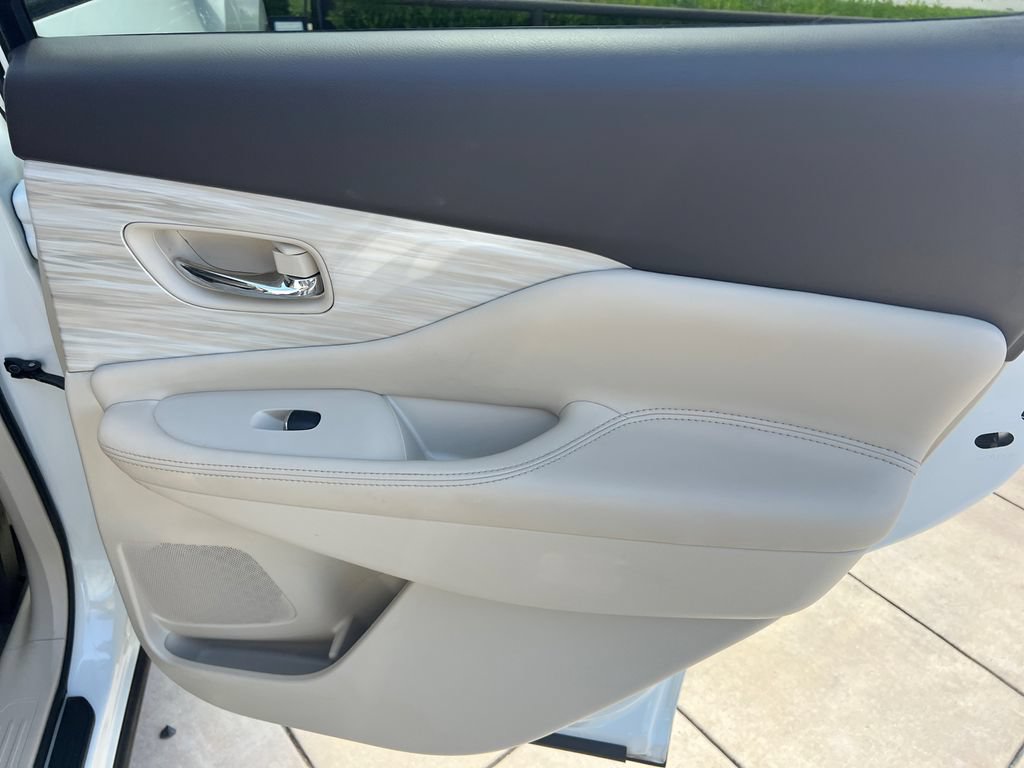 Used 2018 Nissan Murano Platinum w/ Cargo Package AWD/4WD image 9