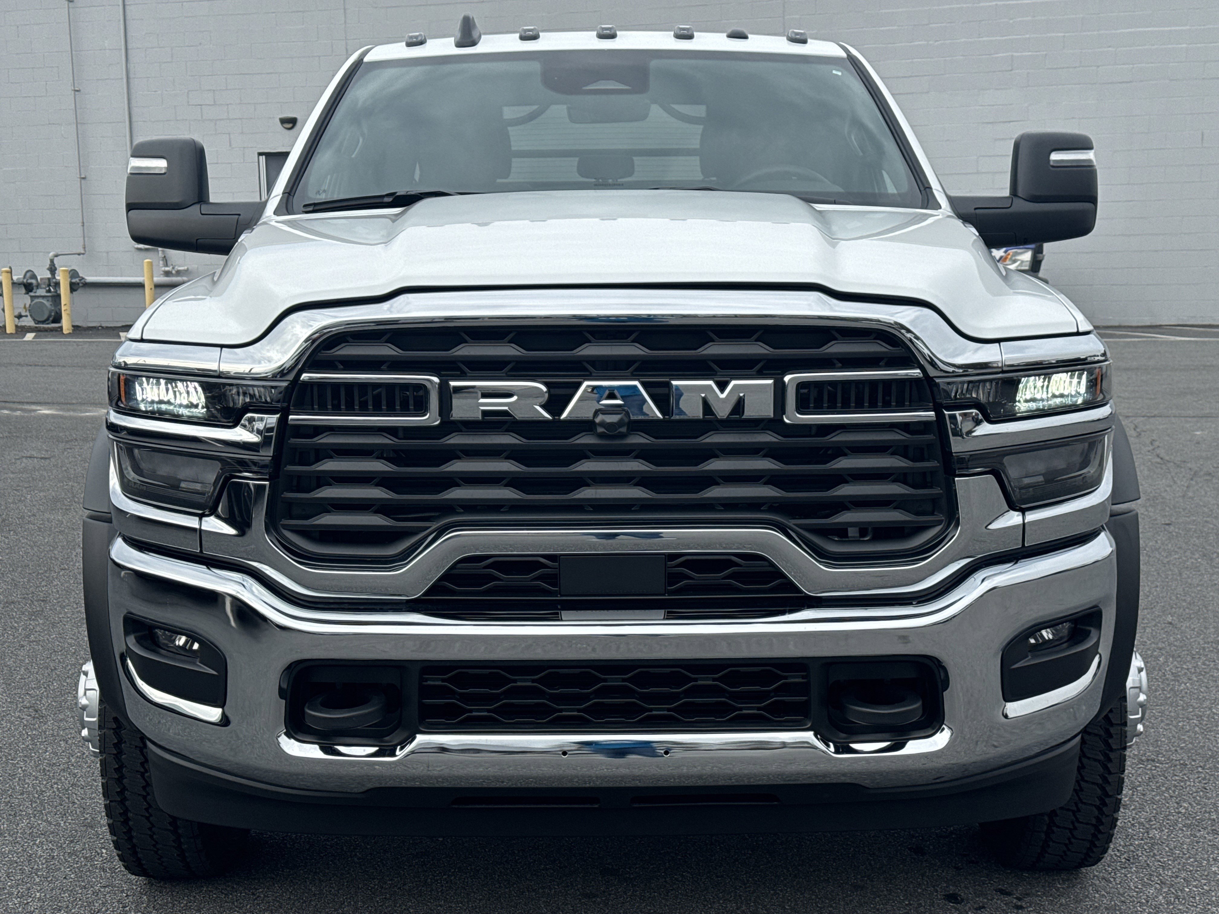 New 2026 RAM 5500 Tradesman w/ Chrome Appearance Group image 9