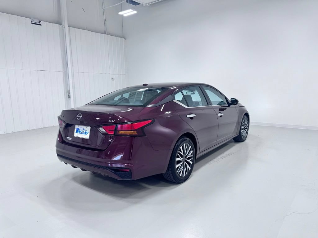 Used 2023 Nissan Altima 2.5 SV FWD image 9