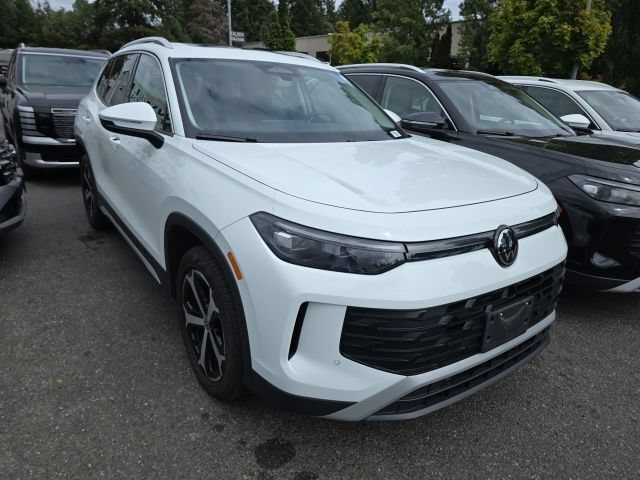 Used 2025 Volkswagen Tiguan SE AWD/4WD image 7