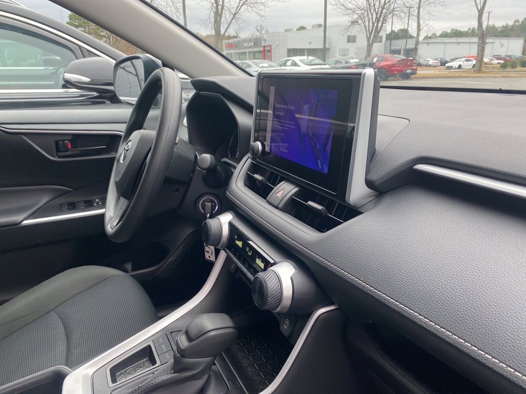 Used 2024 Toyota RAV4 LE image 43