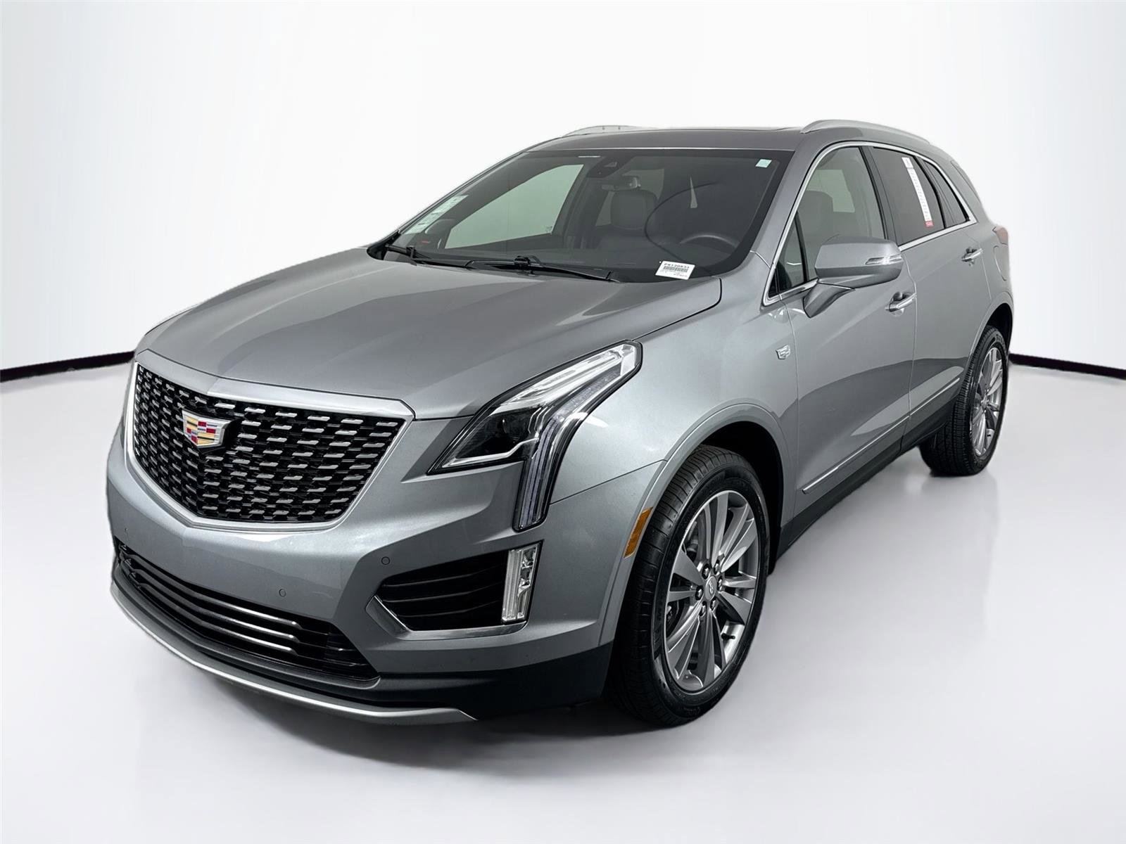 Used 2025 Cadillac XT5 Premium Luxury image 2