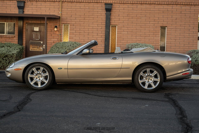 Used 2000 Jaguar XK8 Convertible RWD image 3