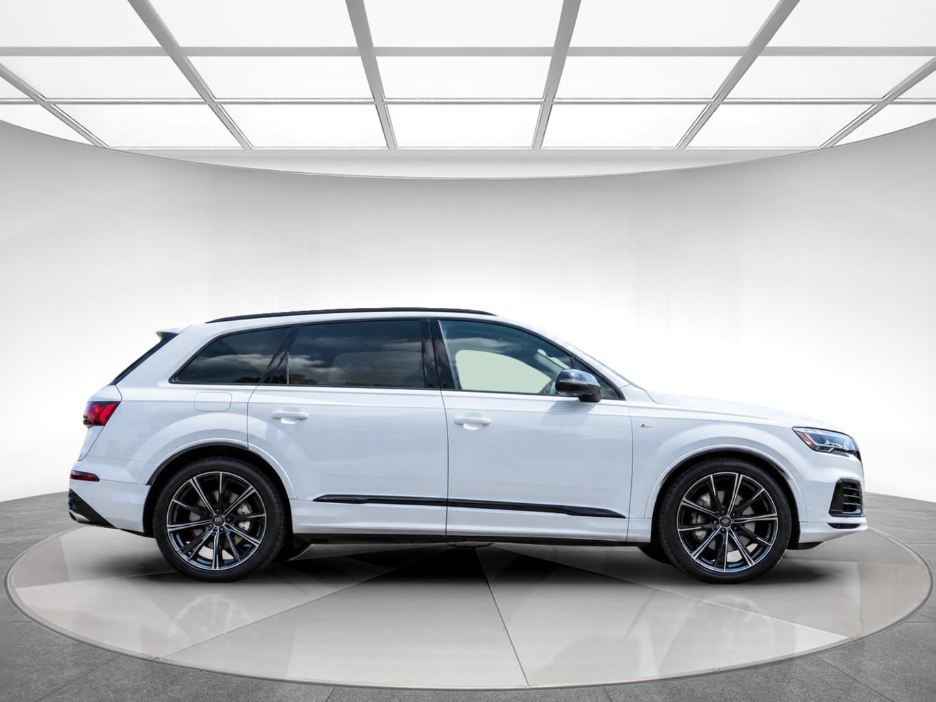 Used 2023 Audi Q7 3.0T Premium Plus w/ Premium Plus Package AWD/4WD image 5