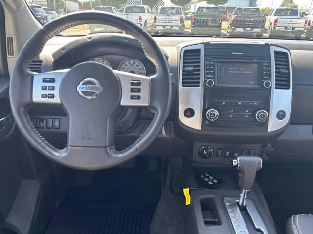 Used 2015 Nissan Xterra PRO-4X w/ Pro-4x Leather Package AWD/4WD image 16